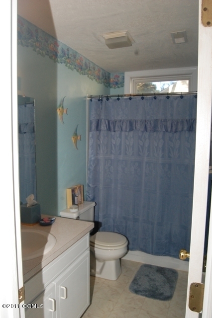 607 Barbour Road Morehead City, NC 28557 - Photo 17 of 18 Guest Bath
