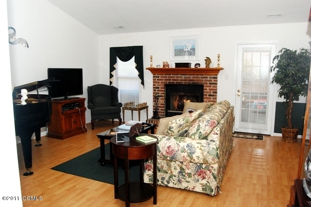 607 Barbour Road Morehead City, NC 28557 - Photo 6 of 18 Living Room-Vaulted Ceiling 2