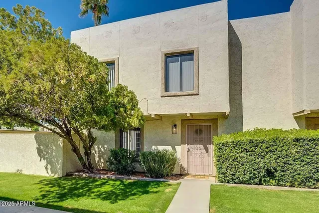 a view of outdoor space with garden view