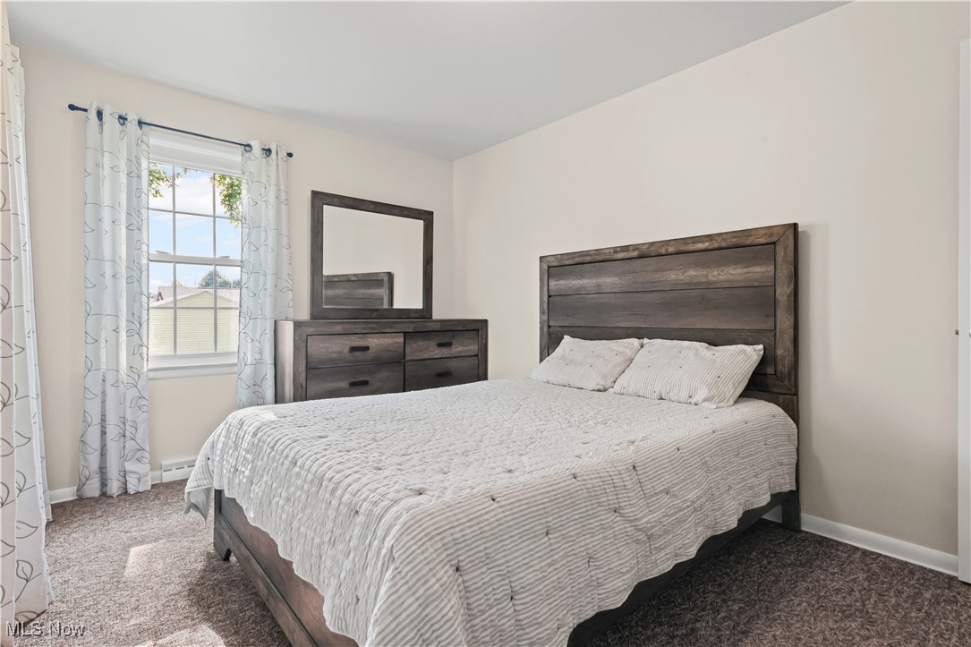 983 Roseland Road Alliance, OH 44601 - Photo 13 of 47 Carpeted bedroom