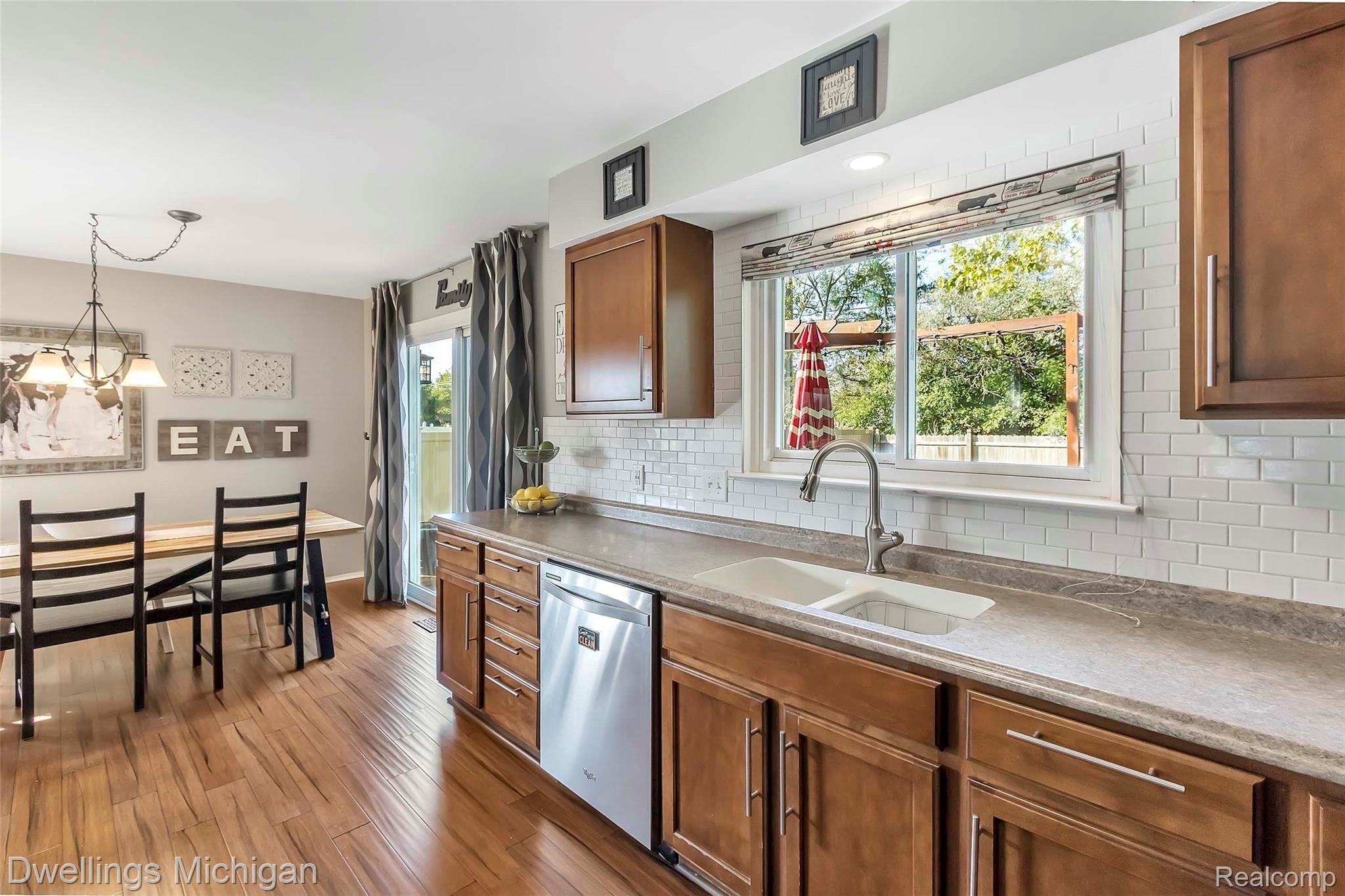 1075 Knightsbridge Road Canton, MI 48187 - Photo 13 of 38 1075-Knightsbridge-Rd-windowstill-21.jpg