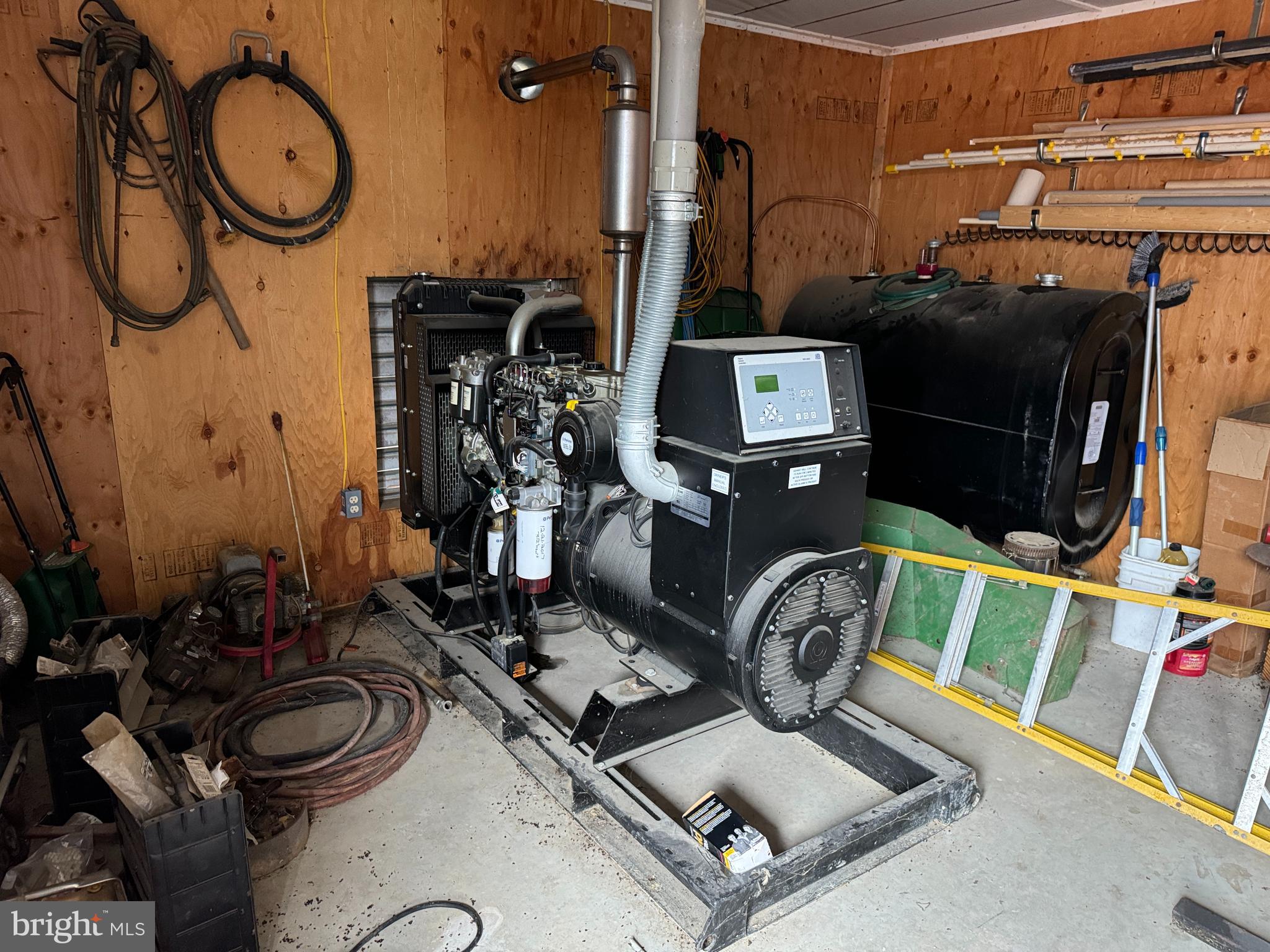 4689 Woodpecker Road Seaford, DE 19973 - Photo 7 of 10 a room with gym equipment
