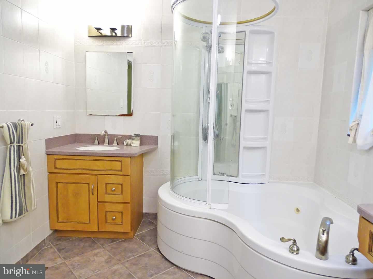 171 Aspen Road Yardley, PA 19067 - Photo 16 of 24 Master Bathroom
