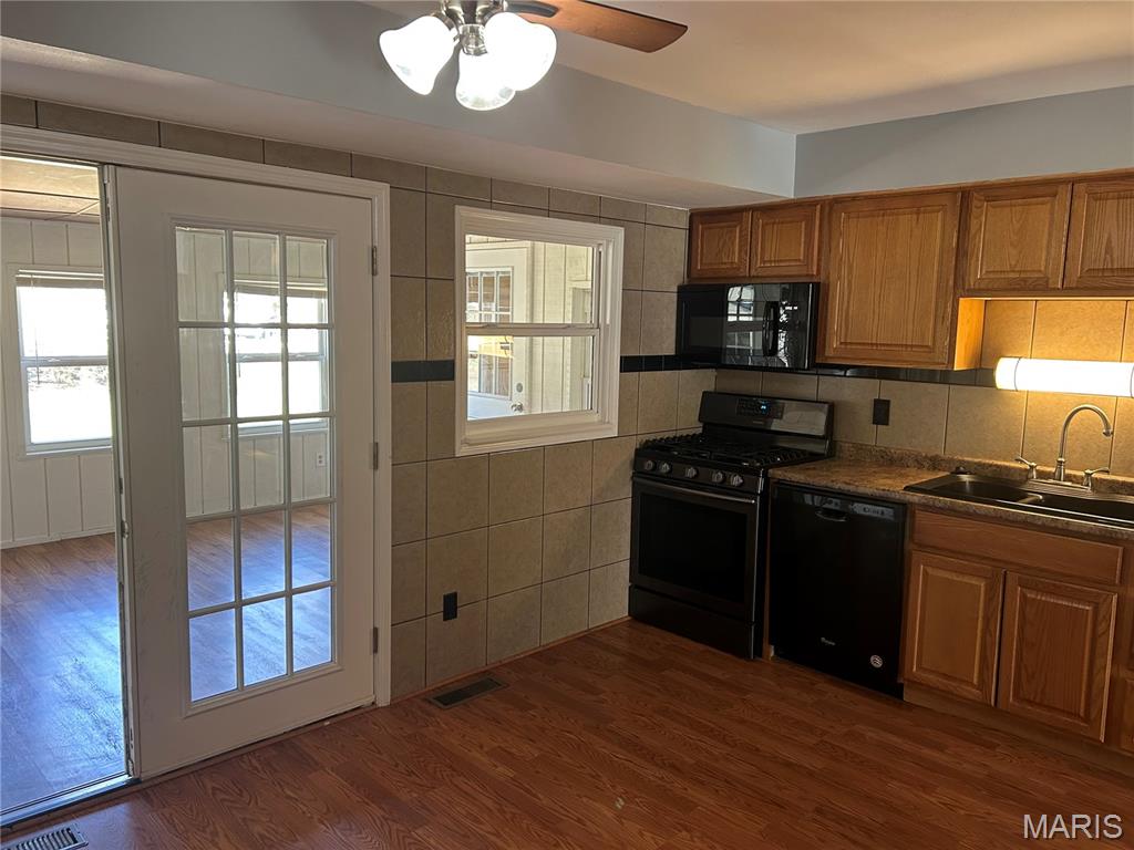 691 Walnut Point Court Ballwin, MO 63021 - Photo 7 of 14