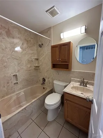 $2,100 | 691 Walnut Point Court, Ballwin, MO 63021