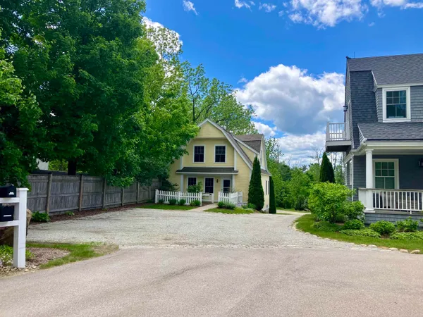 $4,300 | 26 North Main Street, Unit 2, Mont Vernon, NH 03057