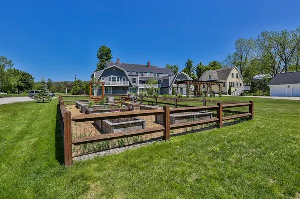 $4,300 | 26 North Main Street, Unit 2, Mont Vernon, NH 03057