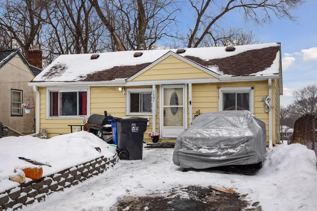 $225,000 | 1241 Barclay Street, St. Paul, MN 55106