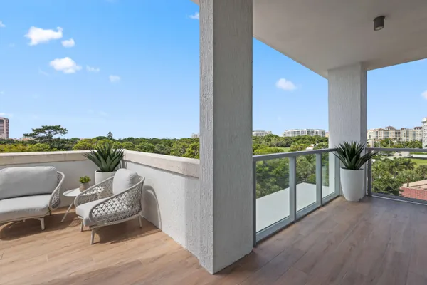 $25,000 | 475 East Royal Palm Road, Unit 506, Boca Raton, FL 33432