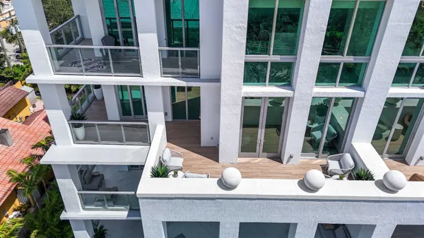 $25,000 | 475 East Royal Palm Road, Unit 506, Boca Raton, FL 33432