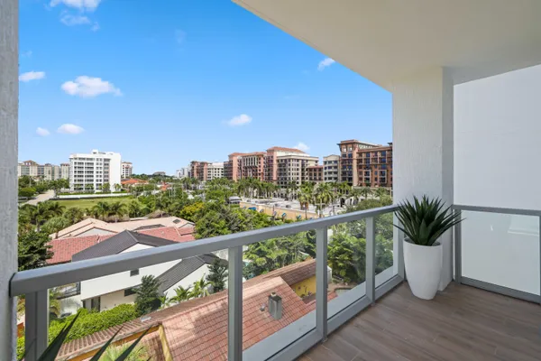 $25,000 | 475 East Royal Palm Road, Unit 506, Boca Raton, FL 33432