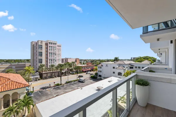 $25,000 | 475 East Royal Palm Road, Unit 506, Boca Raton, FL 33432