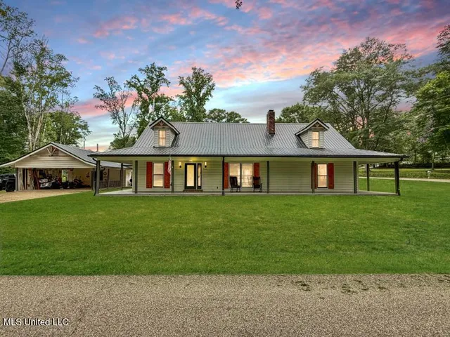 $342,500 | 706 Benford Drive, Fulton, MS 38843