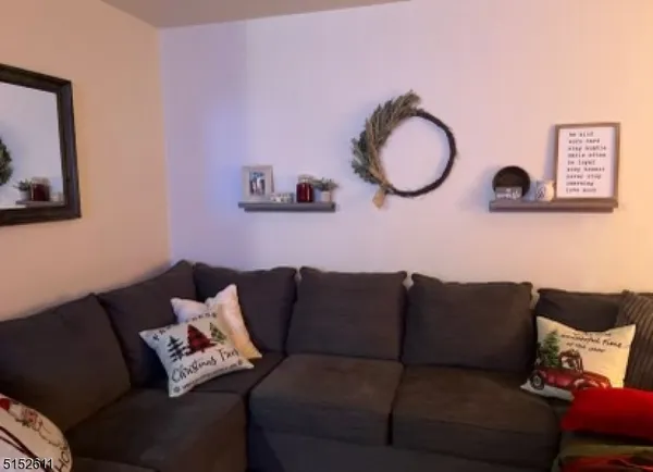 $2,400 | 13 Dupont Avenue, Wanaque, NJ 07420