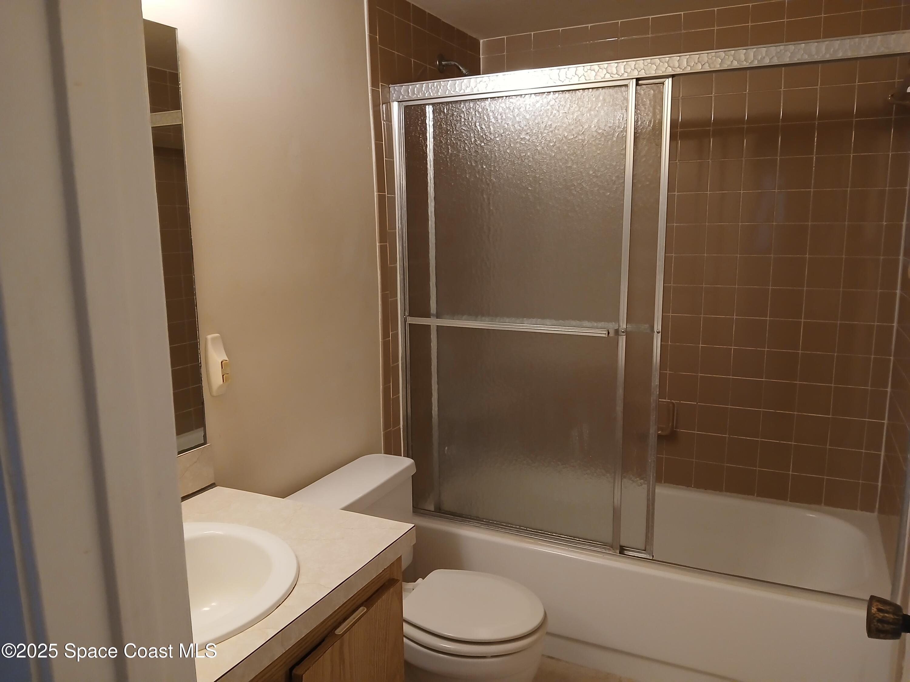 1641 Sunny Brook Lane, Unit C206 Palm Bay, FL 32905 - Photo 8 of 9 Second Bath