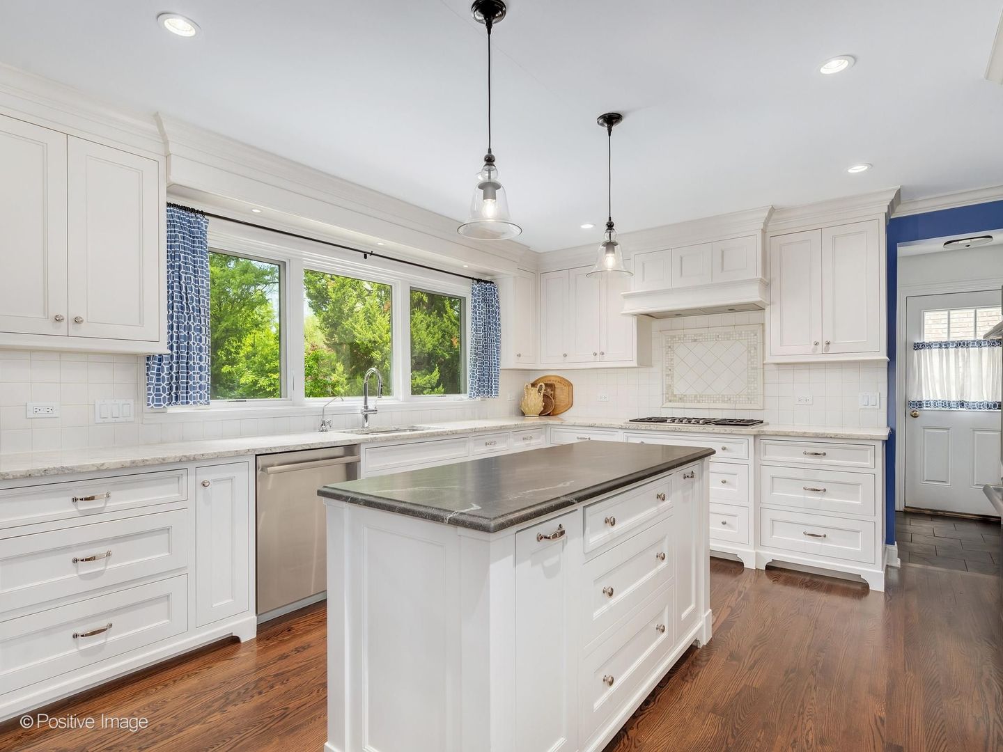 130 Naperville Road Clarendon Hills, IL 60514 - Photo 15 of 34