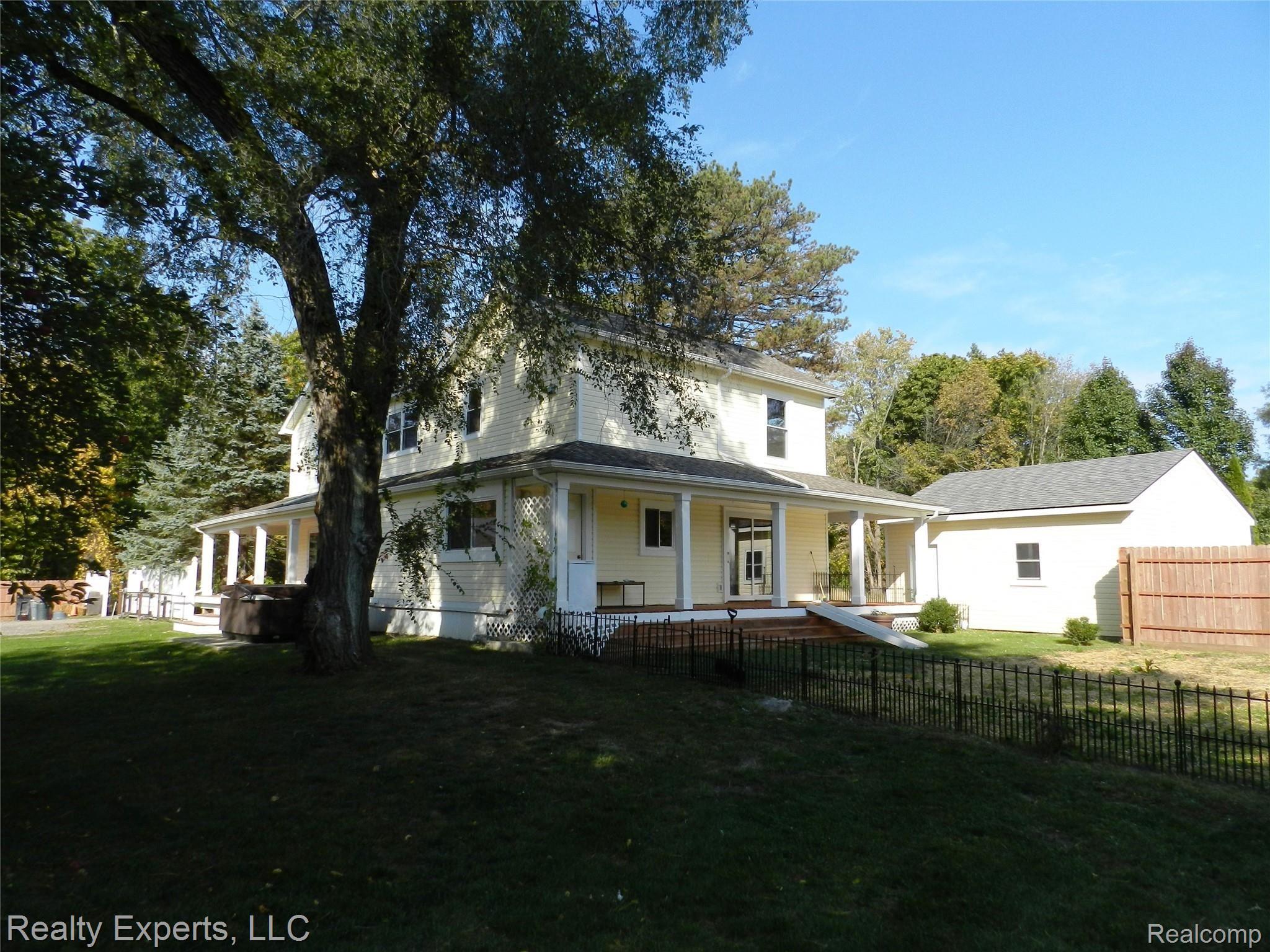3020 East Maple Road Milford, MI 48381 - Photo 42 of 72 41.JPG