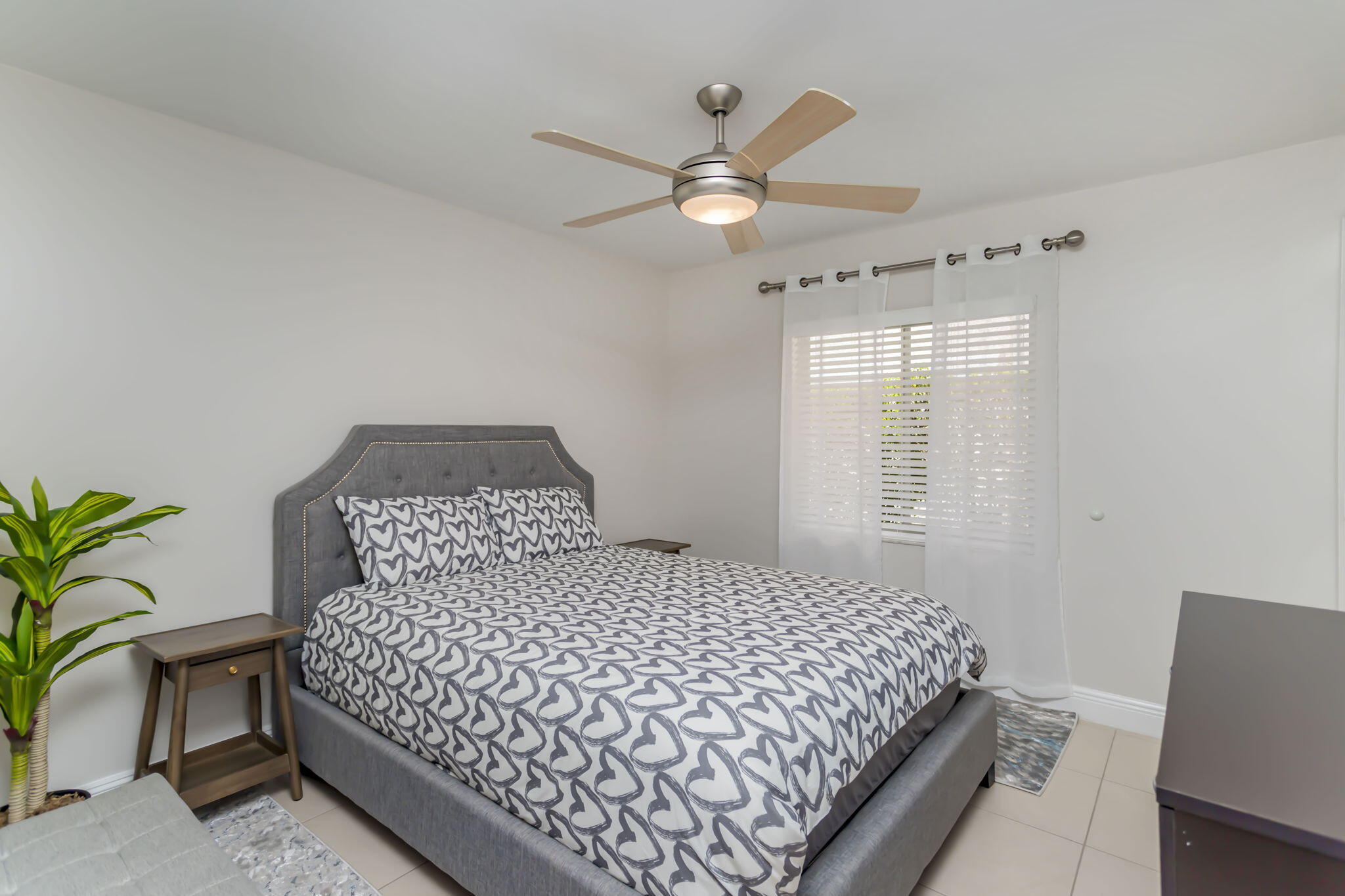 7572 Silver Woods Court Boca Raton, FL 33433 - Photo 12 of 23 7-web-or-mls-07