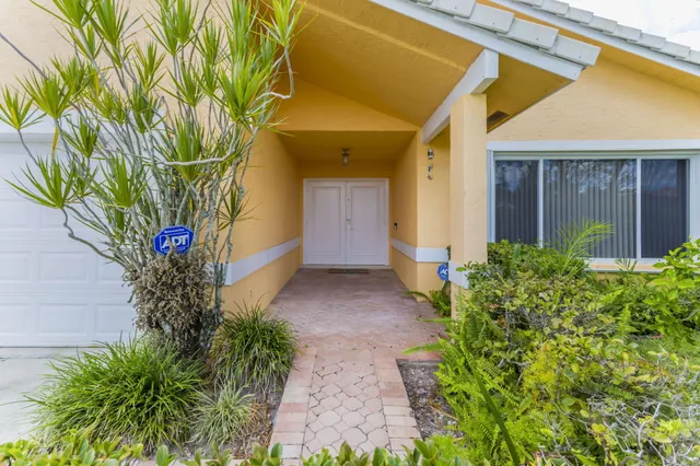 $6,000 | 7572 Silver Woods Court, Boca Raton, FL 33433