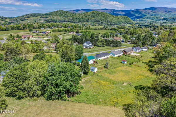 $346,500 | 2545 Siam Road, Elizabethton, TN 37643