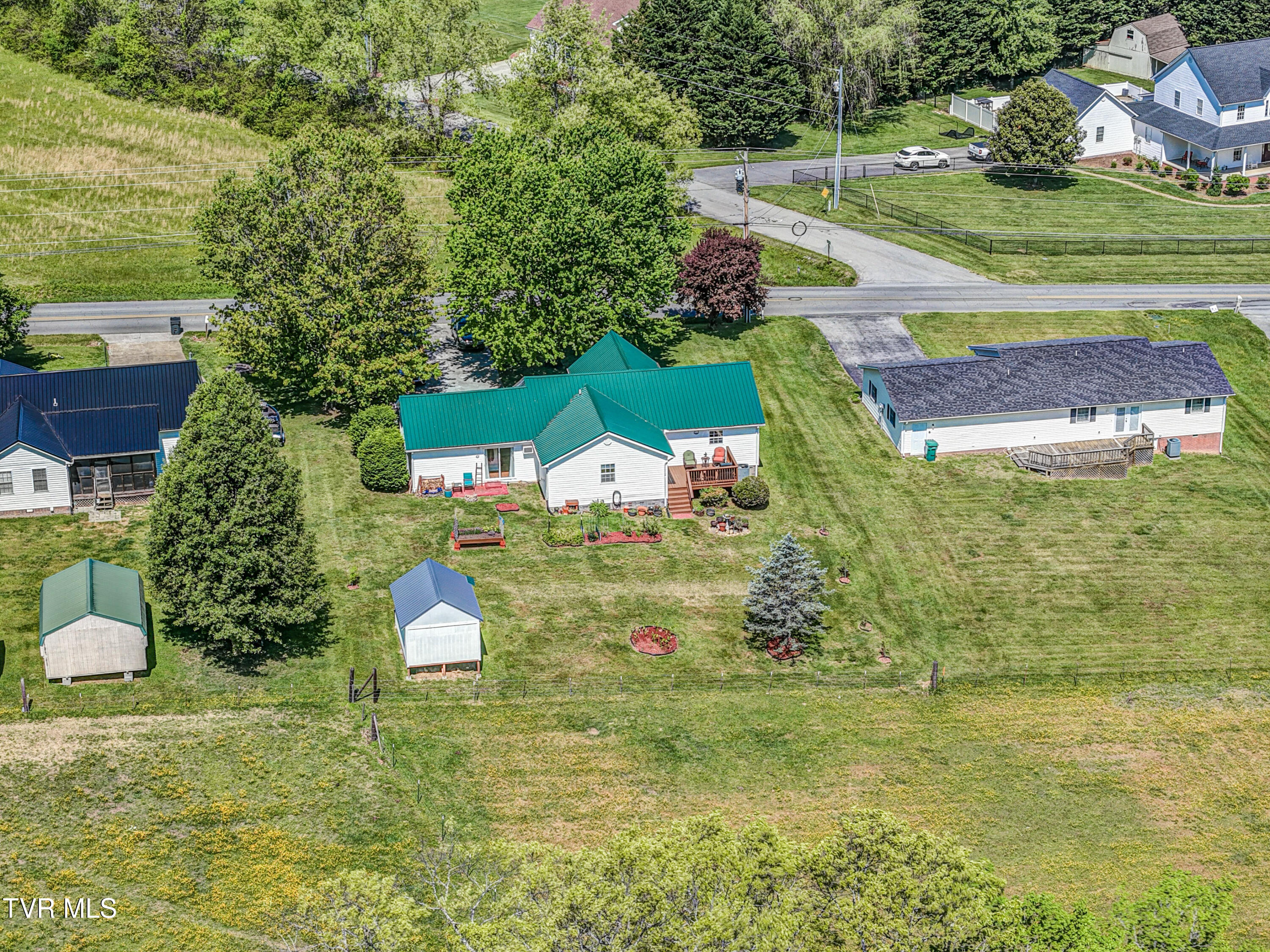 2545 Siam Road Elizabethton, TN 37643 - Photo 55 of 62 DJI_20260420114723_0714_D_5_D_6_D_7_D_8_