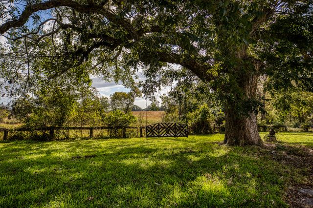 $1,500,000 | 144 Century Lane, Bellville, TX 77418