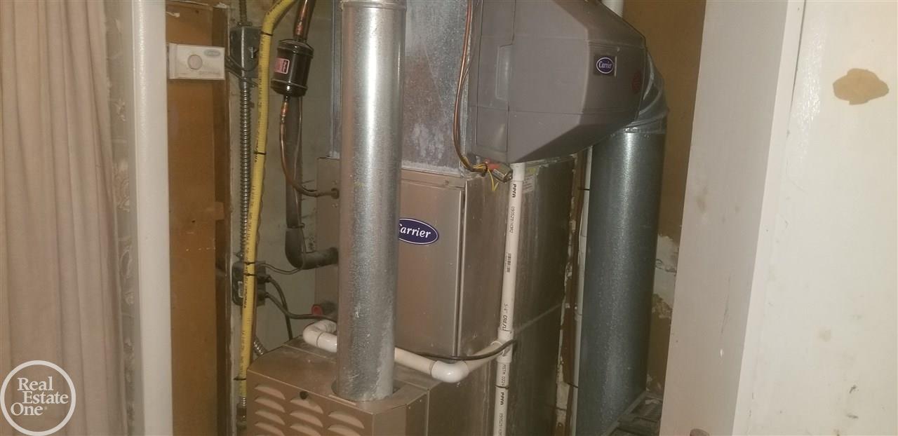 7887 Elizabeth Lake Road Waterford, MI 48327 - Photo 24 of 25