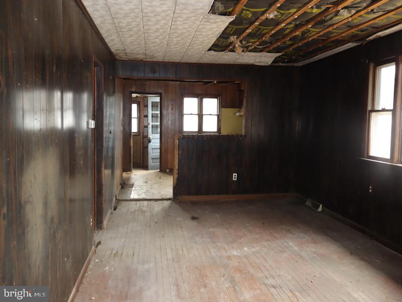 352 Roosevelt Avenue Lindenwold, NJ 08021 - Photo 11 of 21 a view of an empty room