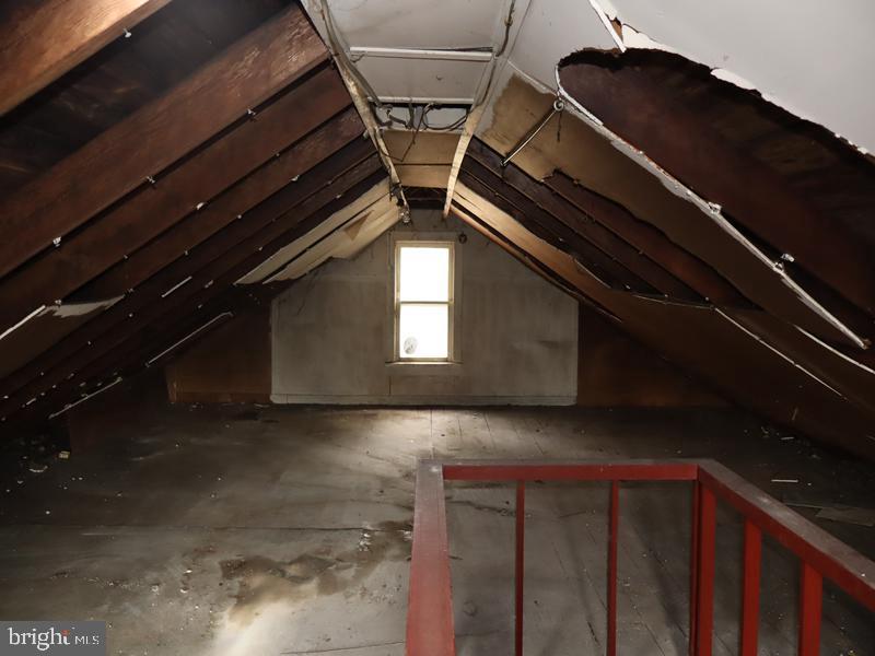 352 Roosevelt Avenue Lindenwold, NJ 08021 - Photo 18 of 21 a view of entryway