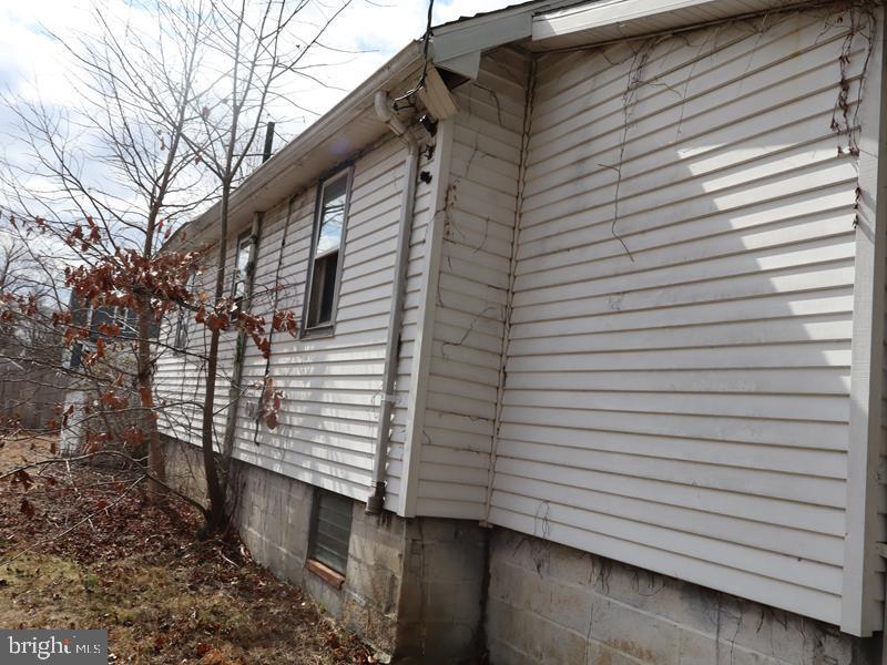 352 Roosevelt Avenue Lindenwold, NJ 08021 - Photo 7 of 21 a view of a house with a yard