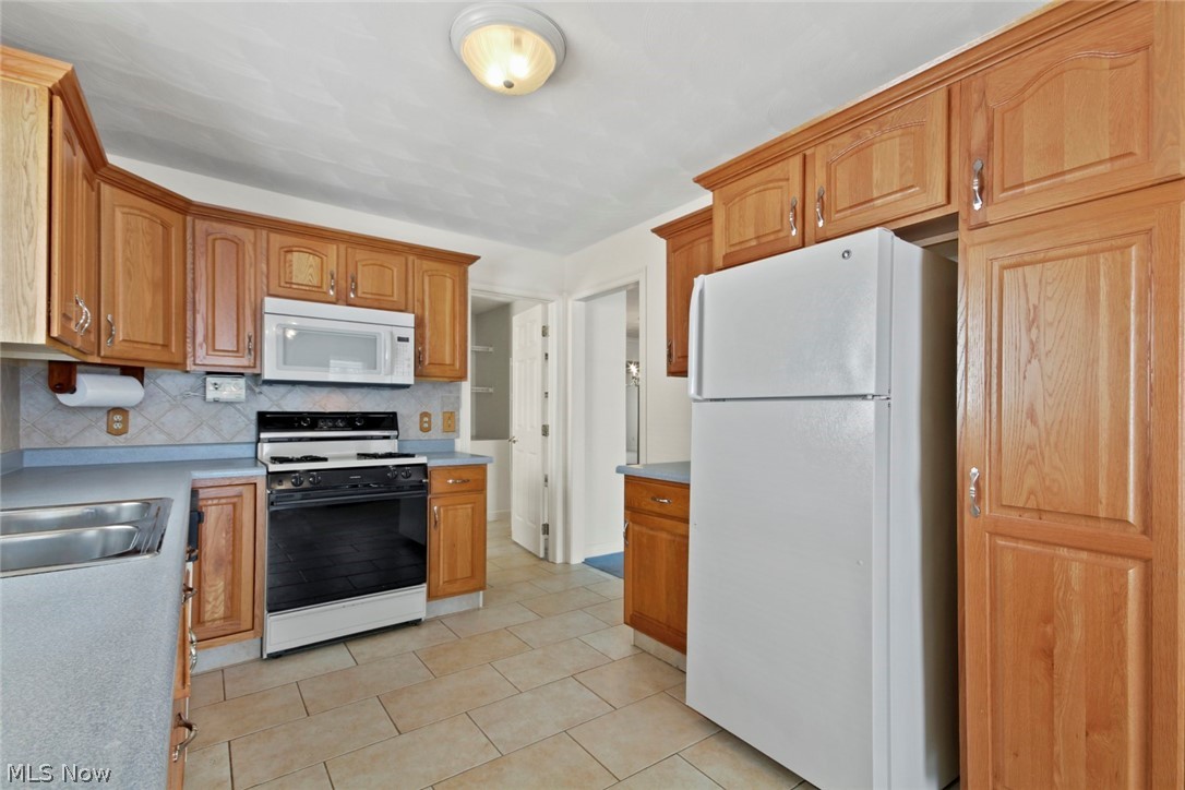 163 Mathews Road, Unit A Youngstown, OH 44512 - Photo 10 of 14 Gallery Image 10