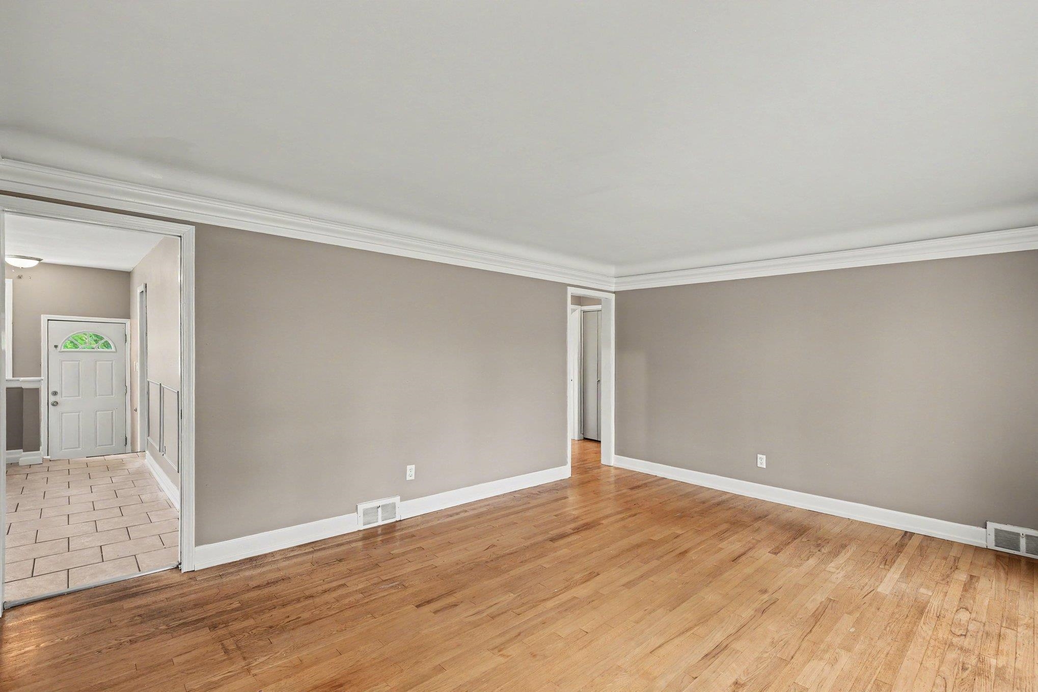 18229 Rainbow Road Fraser, MI 48026 - Photo 4 of 23 1950089-55a64e85-dc3d-49fb-8a35-9f5a6aa74ec6.JPG