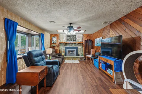 $450,000 | 1301 Oakdale Street, Toms River, NJ 08757