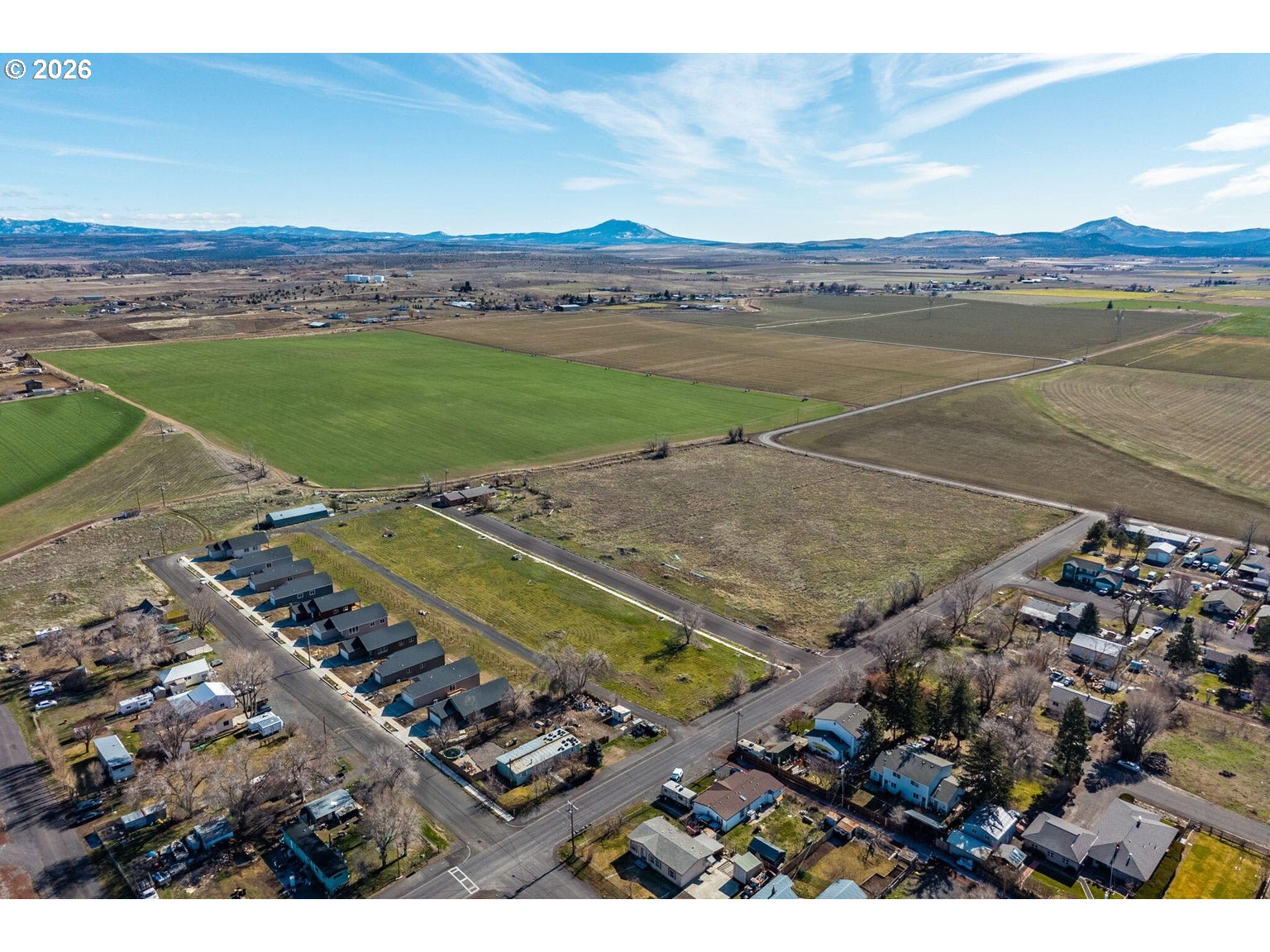 512 Southwest 6th Street Madras, OR 97741 - Photo 2 of 15 a view of a city and an ocean
