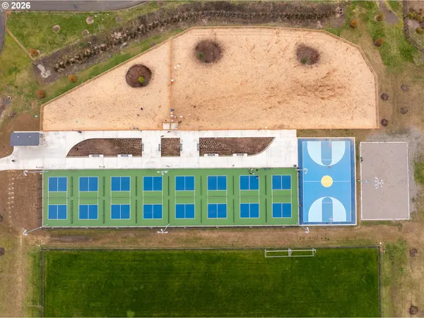 a view of building with yard