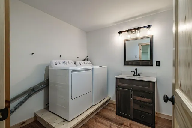 $579,000 | 1 Mountain View Lane, Shirley, ME 04485