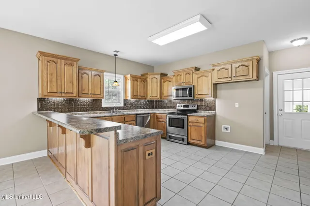 $472,000 | 10080 Green Forest Drive, Hernando, MS 38632