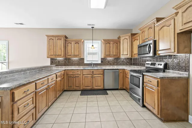 $472,000 | 10080 Green Forest Drive, Hernando, MS 38632