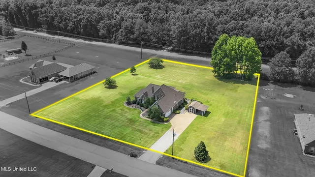 $472,000 | 10080 Green Forest Drive, Hernando, MS 38632