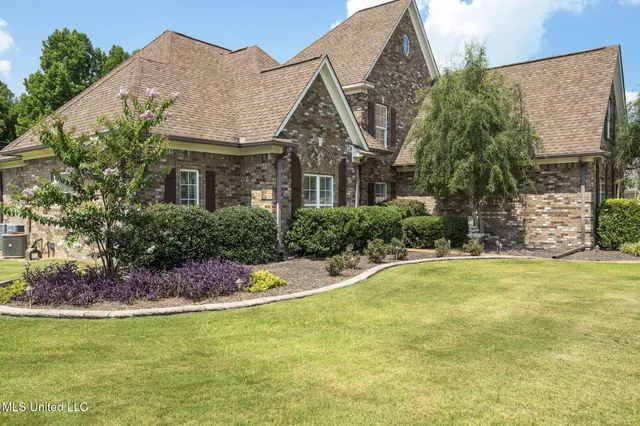 $472,000 | 10080 Green Forest Drive, Hernando, MS 38632