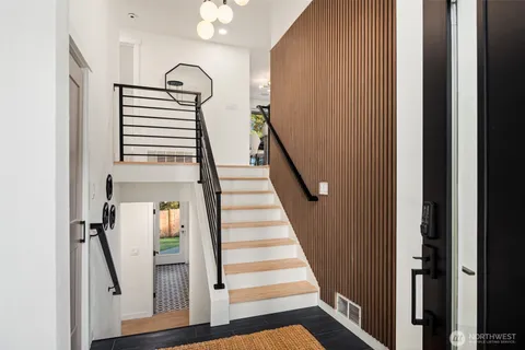 $2,395,000 | 1023 109th Avenue Southeast, Bellevue, WA 98004