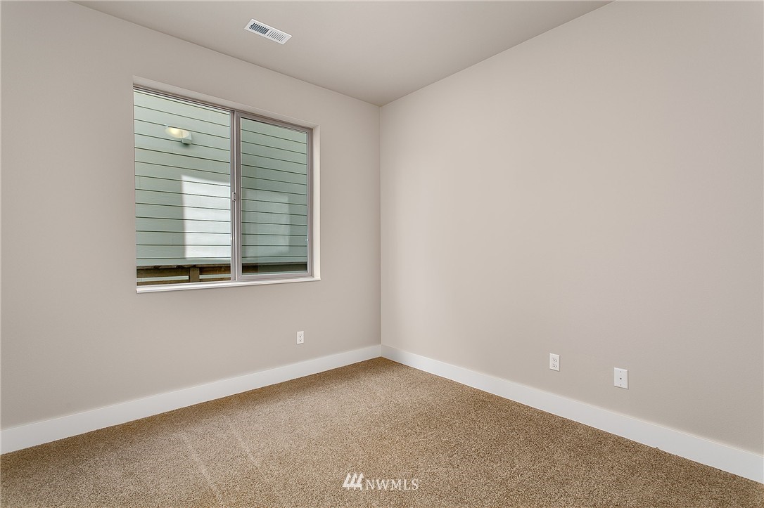 5127 Northeast 11th Place Renton, WA 98059 - Photo 5 of 23