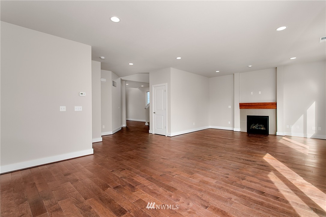 5127 Northeast 11th Place Renton, WA 98059 - Photo 8 of 23