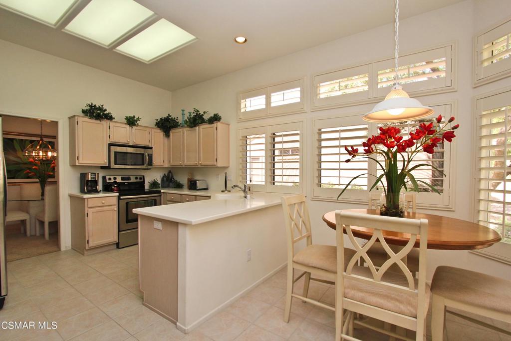 78448 Desert Willow Drive Palm Desert, CA 92211 - Photo 13 of 38 a view of a dining room kitchen and a window