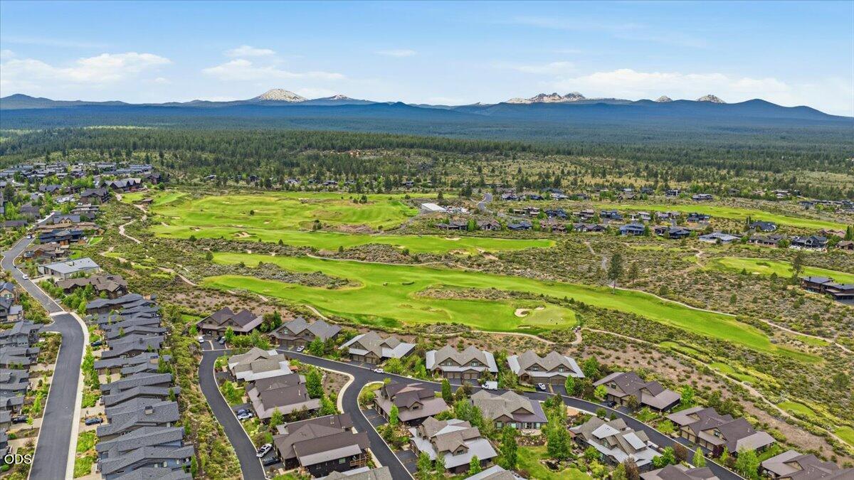 61333 Kindle Rock Loop Bend, OR 97702 - Photo 46 of 53 a view of lake and mountain