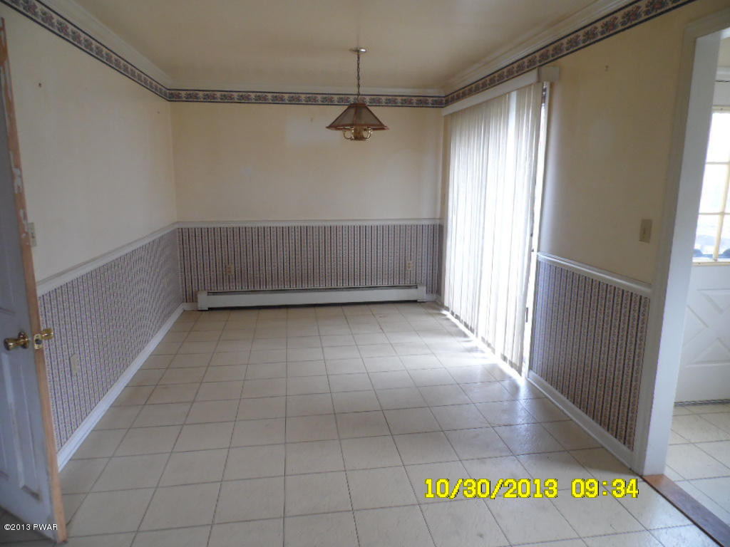 361 Rt 590 Greeley, PA 18425 - Photo 6 of 34