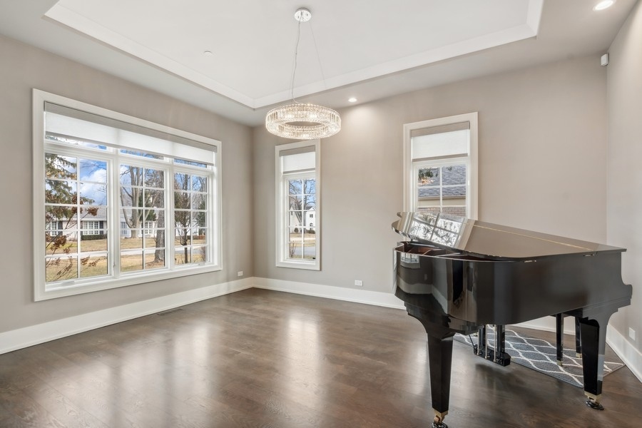 1233 Ridgewood Drive Northbrook, IL 60062 - Photo 4 of 42