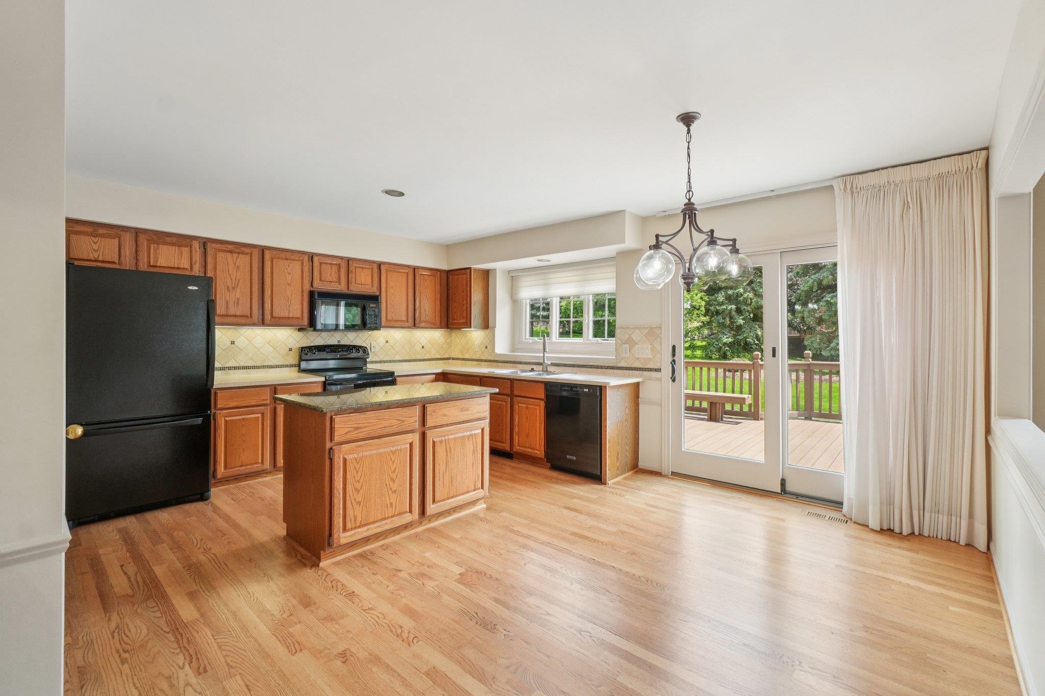 1678 Hillcrest Drive Rochester, MI 48306 - Photo 9 of 50 50213236-444be6e9-4a4b-47e1-a43e-a3e72c839b53.JPG