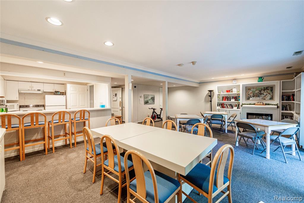 19710 West 13 Mile Road, Unit 201 Franklin, MI 48025 - Photo 20 of 34