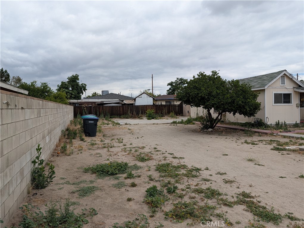 219 Maple Street Colton, CA 92324 - Photo 6 of 20